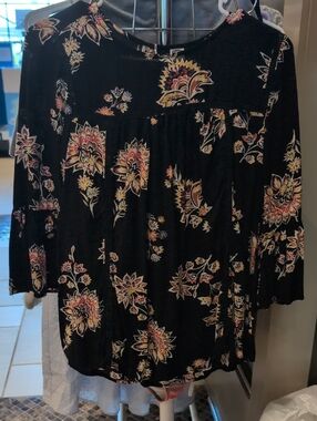 Old Navy Black Floral Peasant Tunic